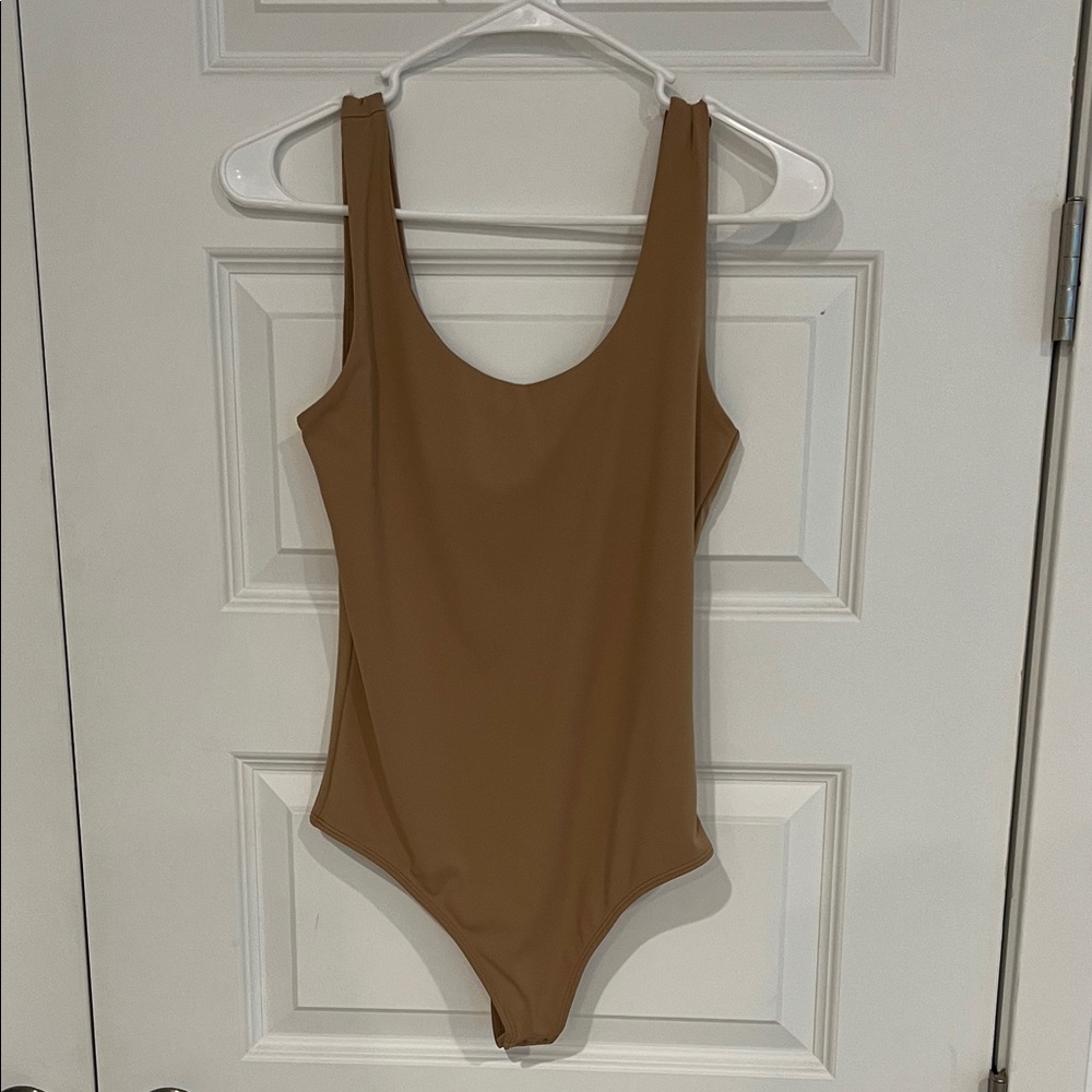 Express Women’s Body Contour Bodysuit - Camel